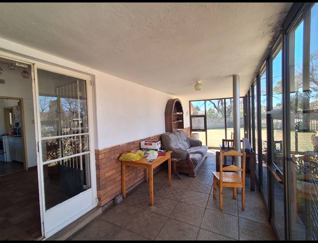 3 BEDROOM FREESTANDING FOR SALE IN STILFONTEIN EXT 4